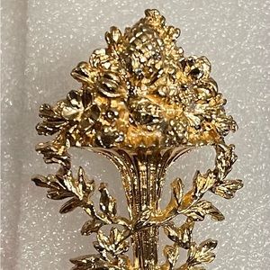 Vintage Gold plated brooch. No hallmark, but very nice brooch.
